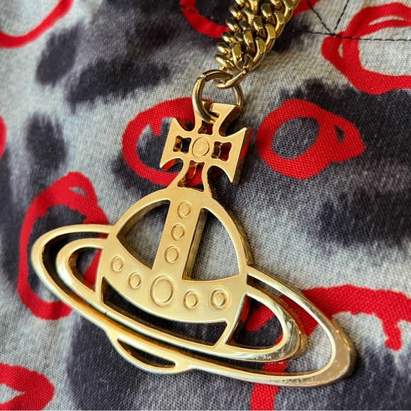 Vivienne Westwood large tote bag with a big logo ORB drop - Picture 8 of 16